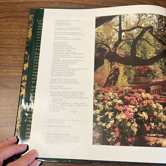 Williams-Sonoma Festive Occasions Entertaining Cookbook - Picture 3 of 4